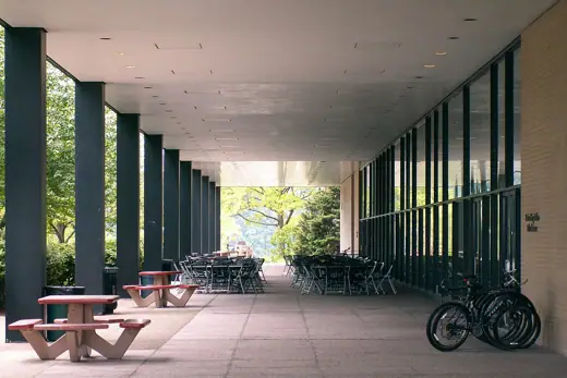 Photo 4: Interior