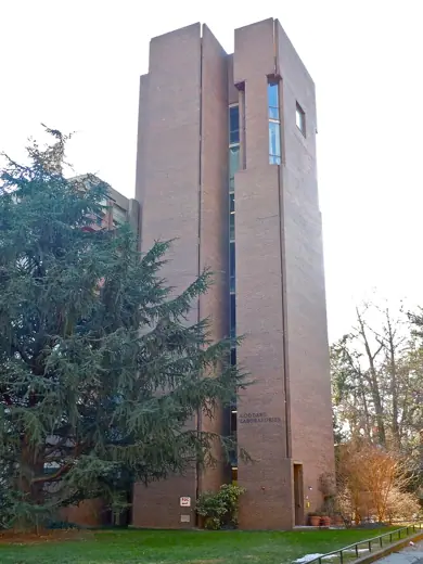 Photo 6: Detail · Goddard labs (attached to Richards labs) service tower on the west end of the complex