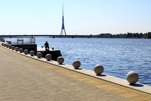 Photo 2: Exterior · Daugavas promenāde