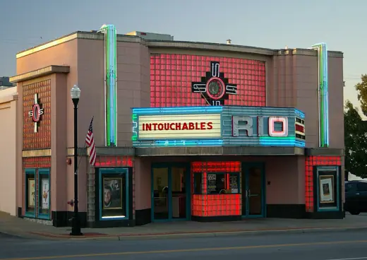 Photo 1: Exterior