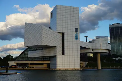 Photo 3: Interior · The Rock and Roll Hall of Fame and Museum in Cleveland , Ohio ( United States )