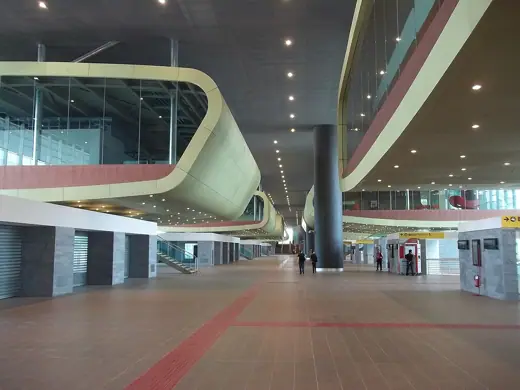 Photo 3: Exterior · Roma Stazione Tiburtina - Italia