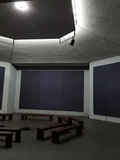 Photo 5: Interior · Interior of the Rothko Chapel