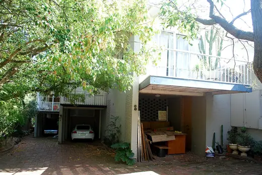 Photo 3: Context