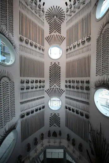 Photo 5: Interior
