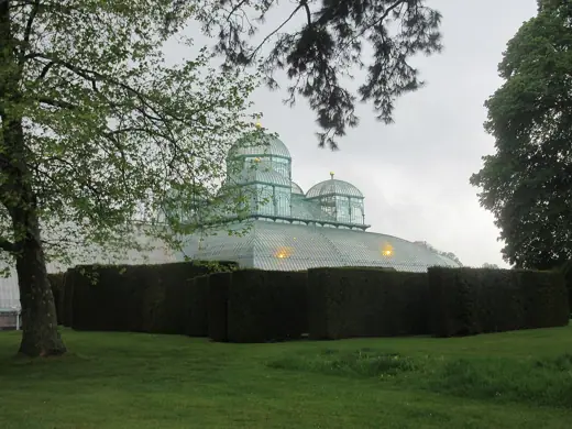 Photo 3: Exterior · Photo prise entre jardins et serres royales