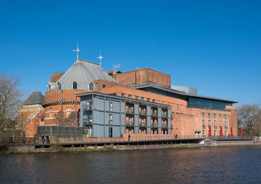 Photo 2: Exterior