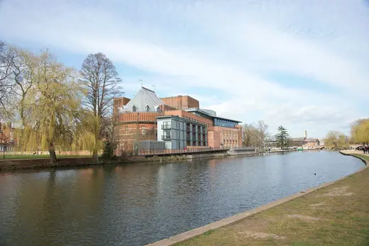 Photo 5: Exterior