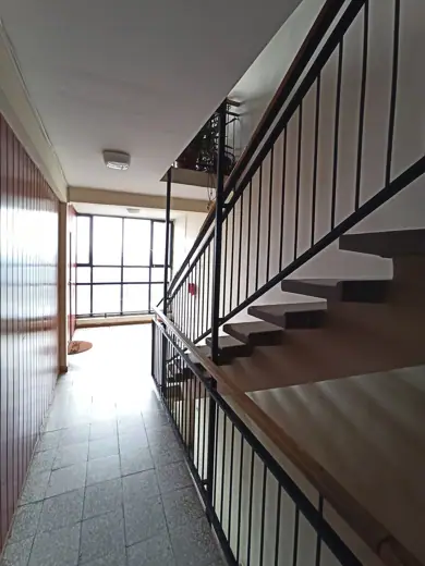 Photo 6: Interior