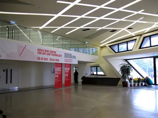 Photo 3: Exterior