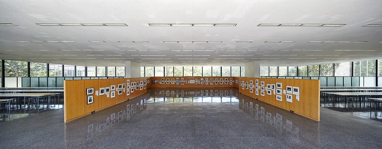S. R. Crown Hall: Interior · Zona de la galeria