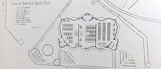 Photo 7: Plan · Planta de las escuelas