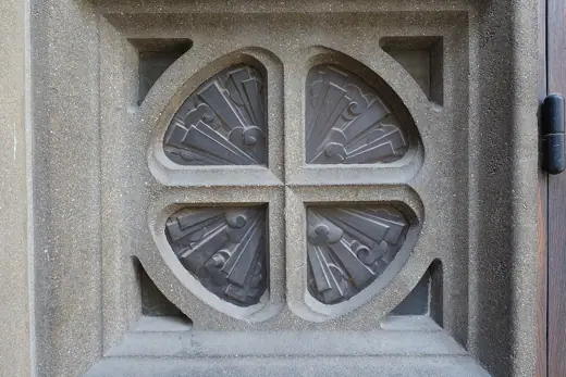 Photo 2: Exterior