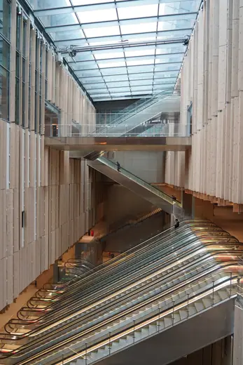 Photo 5: Interior