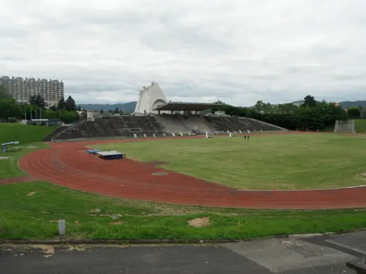 Photo 2: Exterior · Stade de Firminy-Vert (architecte : Le Corbusier)