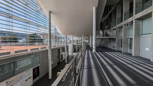Photo 3: Exterior
