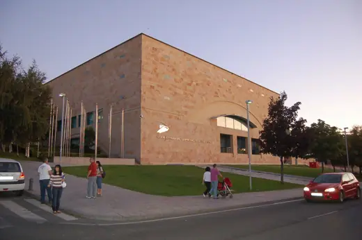 Photo 2: Exterior · Palacio de Congresos y Exposiciones