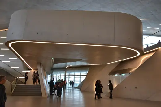 Photo 2: Interior · Interno stazione marittima di ZAHA HADID a Salerno