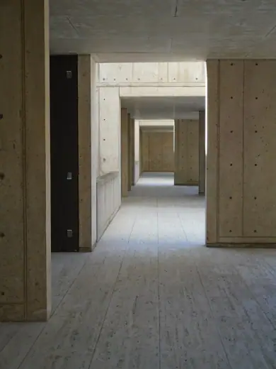 Photo 5: Interior