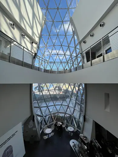 Photo 5: Interior