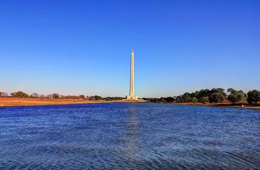 Photo 3: Exterior
