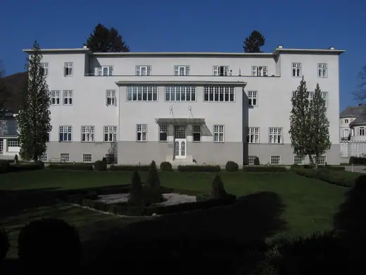 Photo 4: Exterior · {{ de:Sanatorium Purkersdorf ).}}