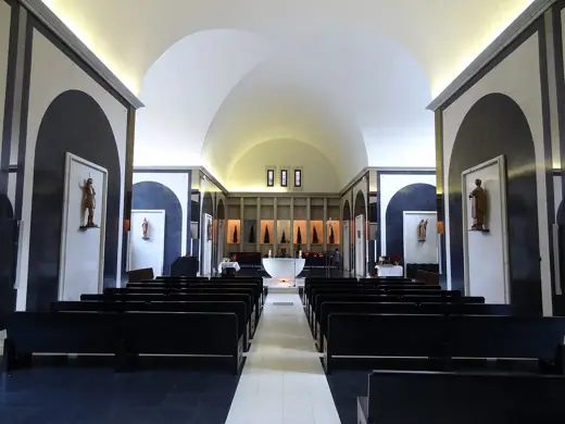 Photo 4: Interior · Intérieur du sanctuaire de Meritxell, Andorre