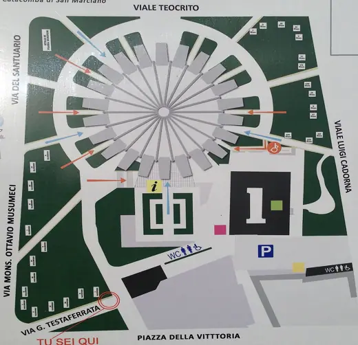 Photo 7: Plan · Pianta del Santuario di Siracusa