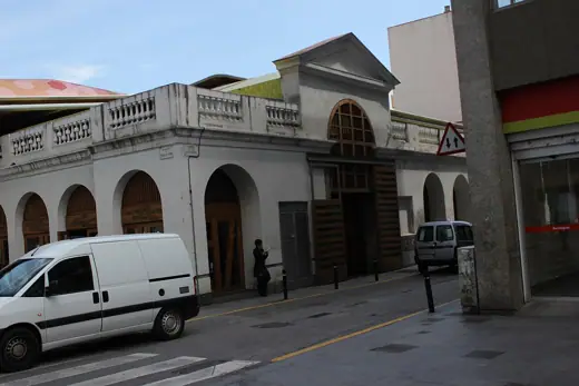 Photo 4: Exterior · Il lato de il mercato di Santa Caterina a Barcelona