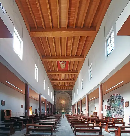 Photo 3: Interior · Interno