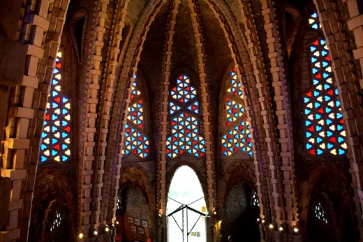 Photo 3: Exterior