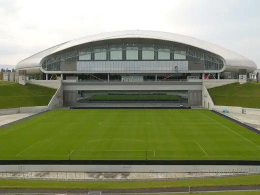 Photo 4: Exterior · The moving grass surface at Sapporo Dome