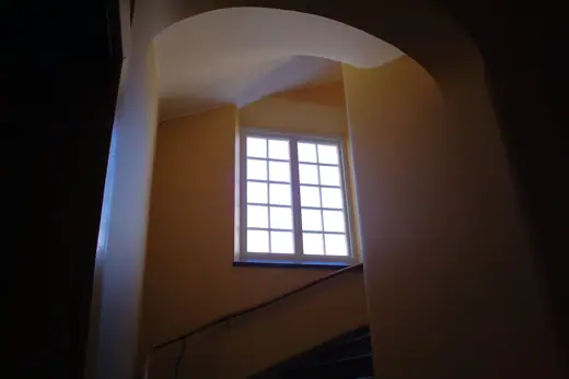 Photo 4: Interior