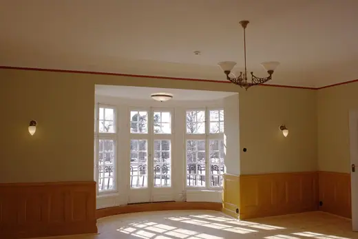 Photo 5: Interior