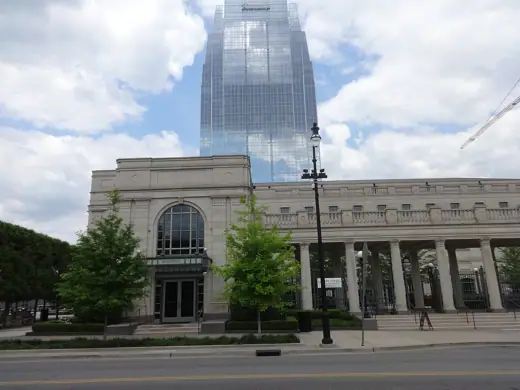 Photo 3: Exterior