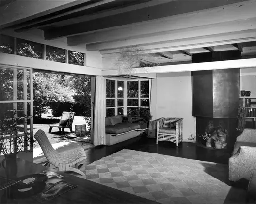 Photo 4: Interior · Interior view of the R.M