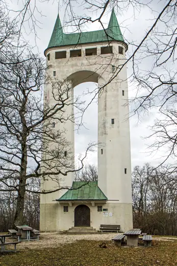 Photo 2: Exterior