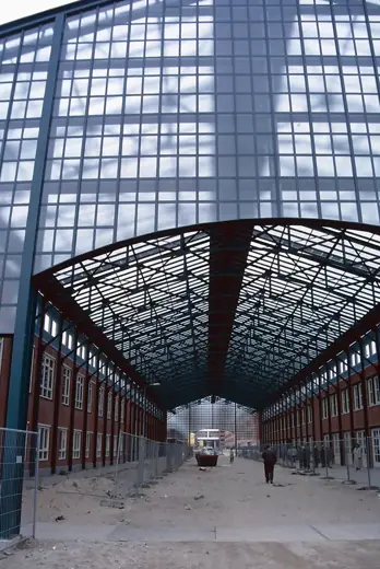 Photo 3: Exterior