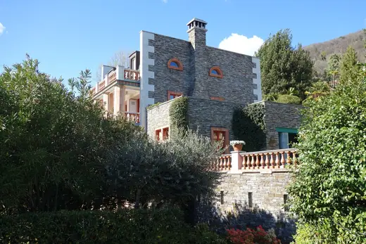 Photo 4: Exterior · Aldo Rossi, Villa Alessi in Suna di Verbania (2)