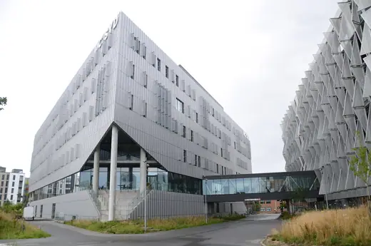 Photo 4: Exterior · Universitetsbygning i Kolding