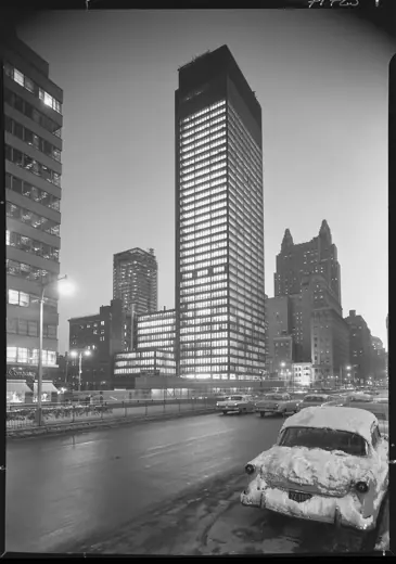 Photo 3: Exterior · Title: Seagram Building