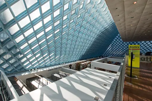 Photo 6: Interior