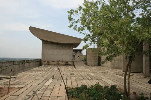 Photo 3: Exterior · Secretariat Building in Chandigarh, India