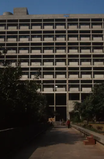 Photo 5: Exterior