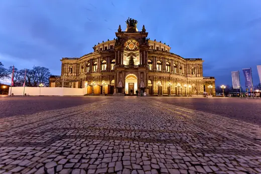 Photo 3: Exterior · Building Semperoper in Dresden