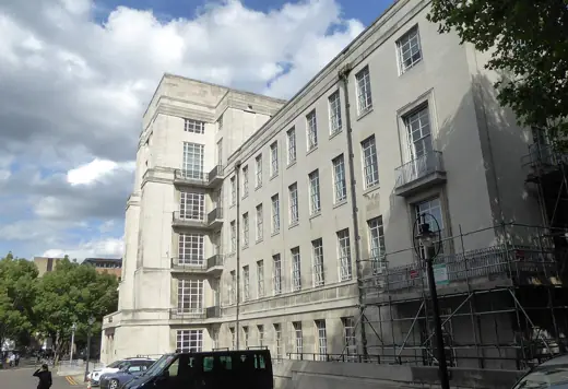 Photo 1: Exterior · The northern side of Senate House in Bloomsbury, London Borough of Camden