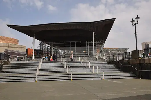 Photo 2: Exterior · Cardiff : The Senedd