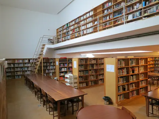 Photo 4: Interior