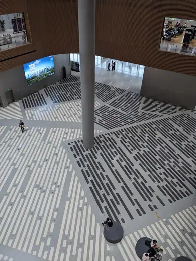 Photo 4: Interior