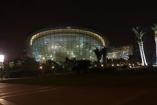 Photo 3: Exterior